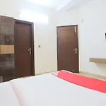 Oyo 69048 Prestige Castle Inn