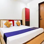 Spot On 75920 Midtown Guest House