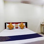 Spot On 75920 Midtown Guest House