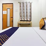 Spot On 75920 Midtown Guest House