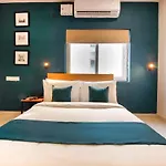 Oyo Silverkey 62075 Sanath Nagar