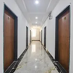 Fabhotel W Grand Suites - Nr Lanco Hills, Manikonda