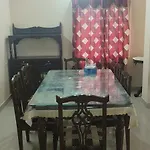 Sakez Homestays K