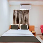 Super Collection O Hills Suites