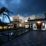 Poorna Farmhouse With Private Pool And Jacuzzi