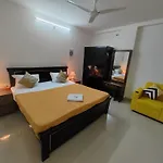 Nk Homes - 2Bhk Serviced Apartments - Full Furnished & Full Kitchen, Wifi & Balcony