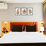 Townhouse Aarav Business Hotel
