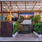 Blossom Rooms Hotel Abhi Residency - Opp Cyber Tower- A Luxury Collection Hotel- Free Early Check-Ins