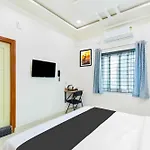 Super Townhouse Kokapet Near Gar