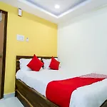 Oyo 11842 Hotel Aditya