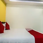 Oyo 11842 Hotel Aditya