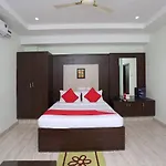 Oyo 6661 Aurum Abode