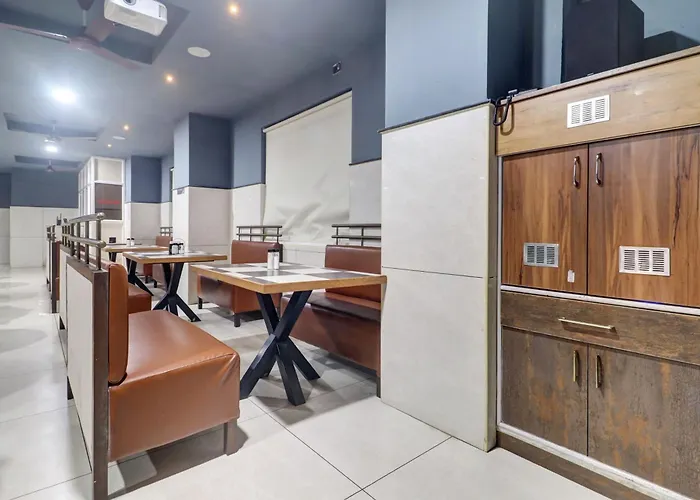 Super Townhouse Oak De Alphabet Hotel Bolarum