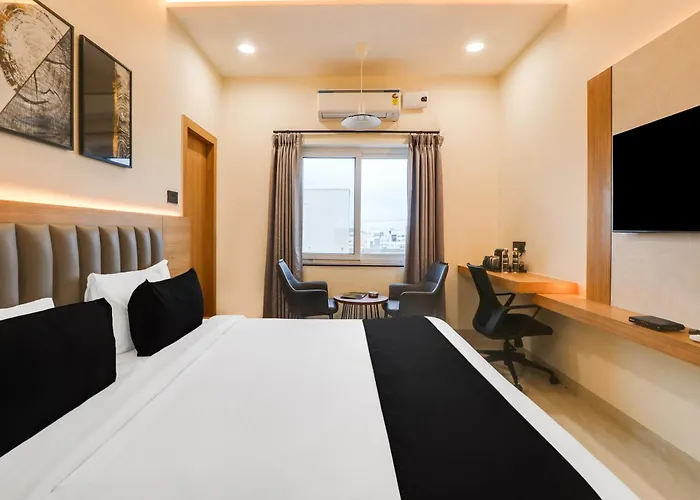 Townhouse Oak Indigo Business Hotels