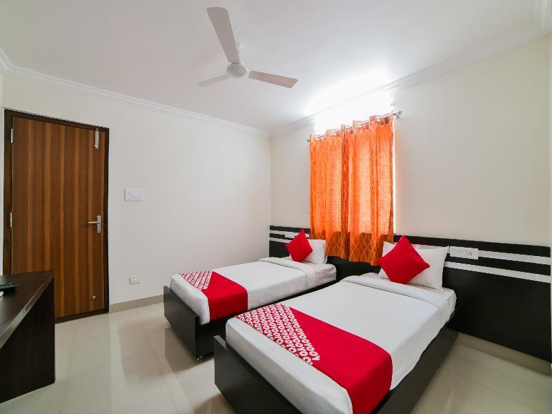 Hotel Oyo 23589 Crown Palace Hyderabad
