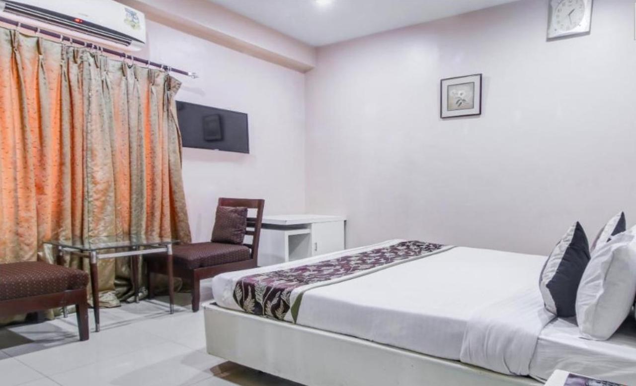 Fabexpress Tourist Plaza Hotel 3*