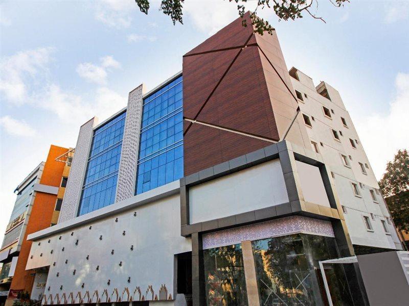 Hotel Capital O 24583 Sesha Grand 3*
