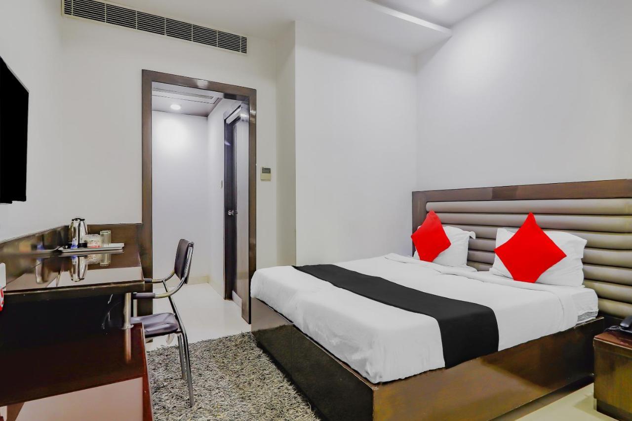 Hotel Vaccinated Staff- Capital O 78550 Star By Hillside