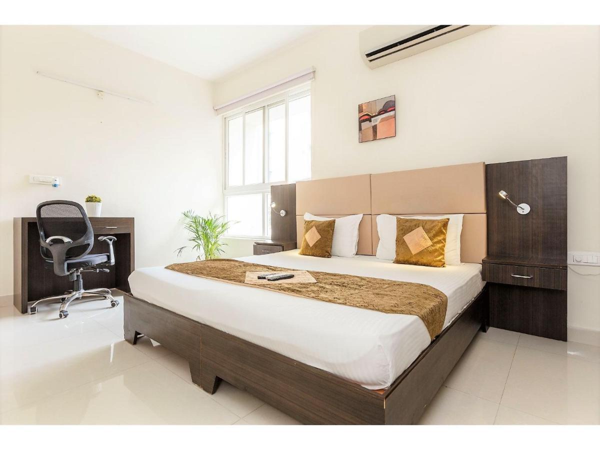 Bluo 1bhk Hitech - Gym, Tt, Terrace Garden, Lift Apartment *