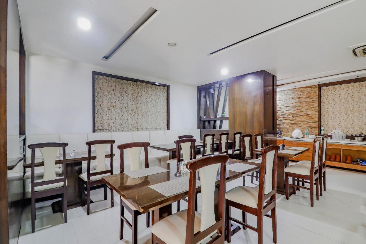 Vaccinated Staff- Capital O 78550 Star By Hillside Hotel 3*