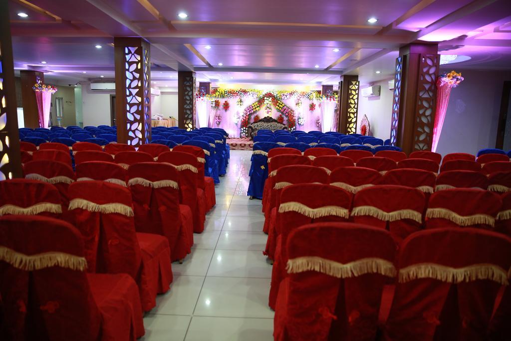 Oyo 13494 Nakshatra Hotel *