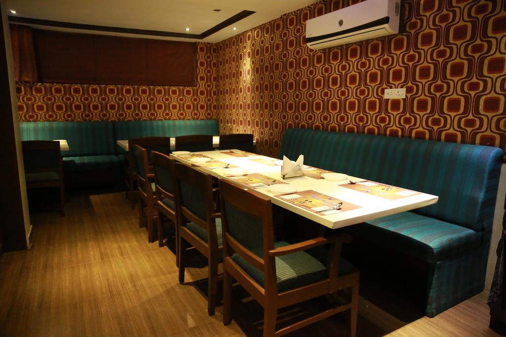 Hotel Oyo 13494 Nakshatra Hyderabad
