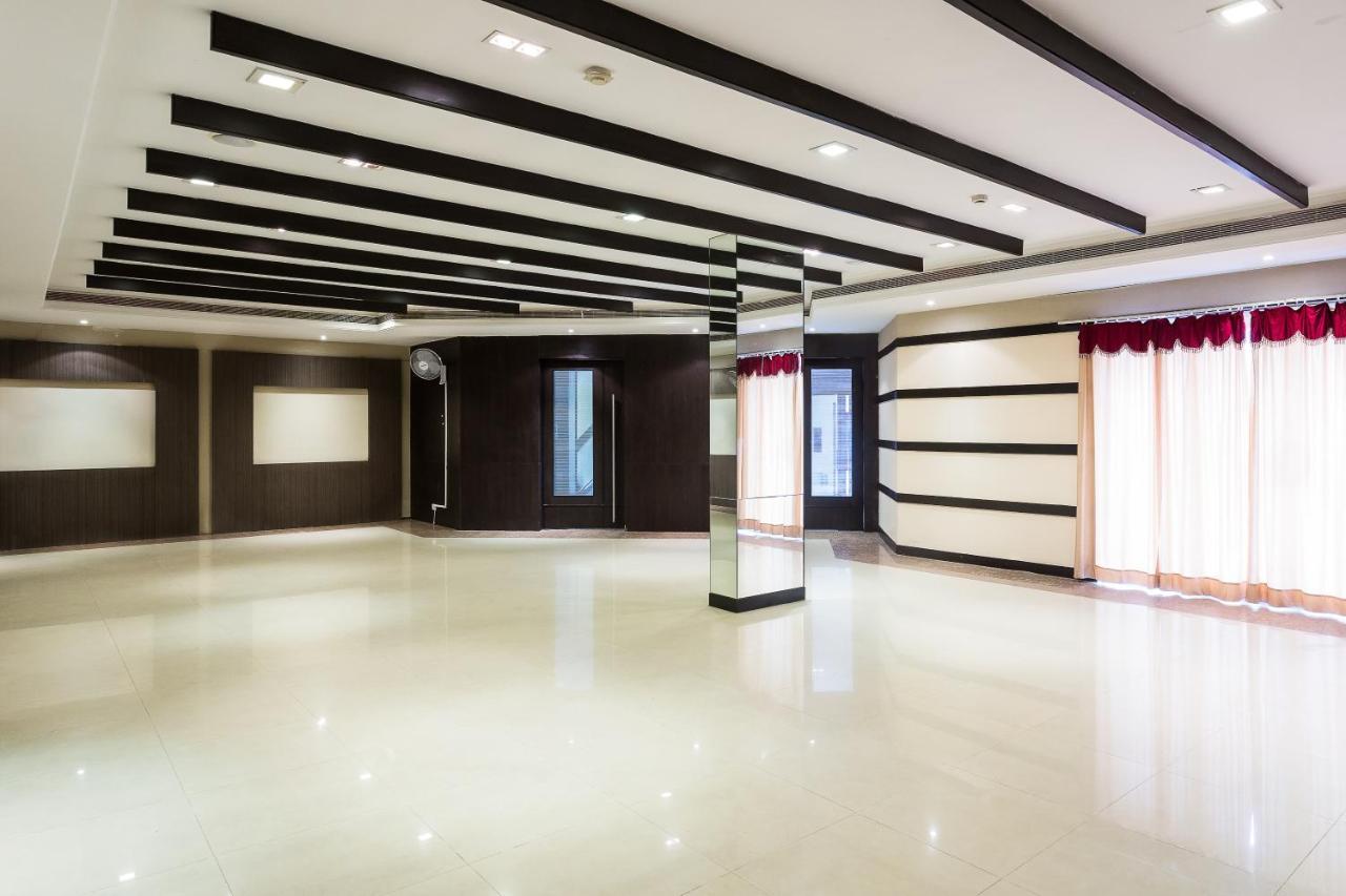 Treebo Club 3* Hyderabad