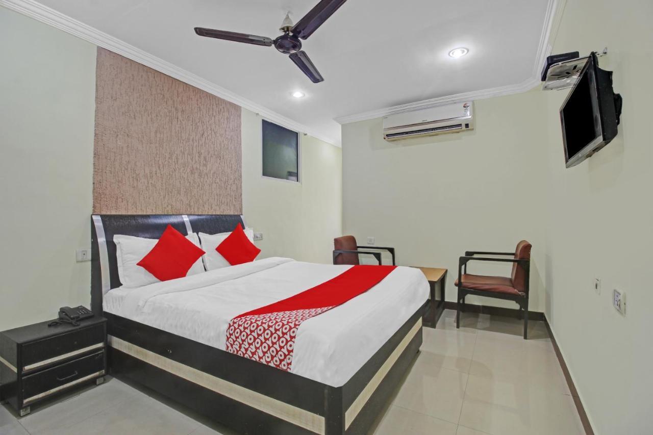 Hotel Oyo 84764 Kanak International 3*