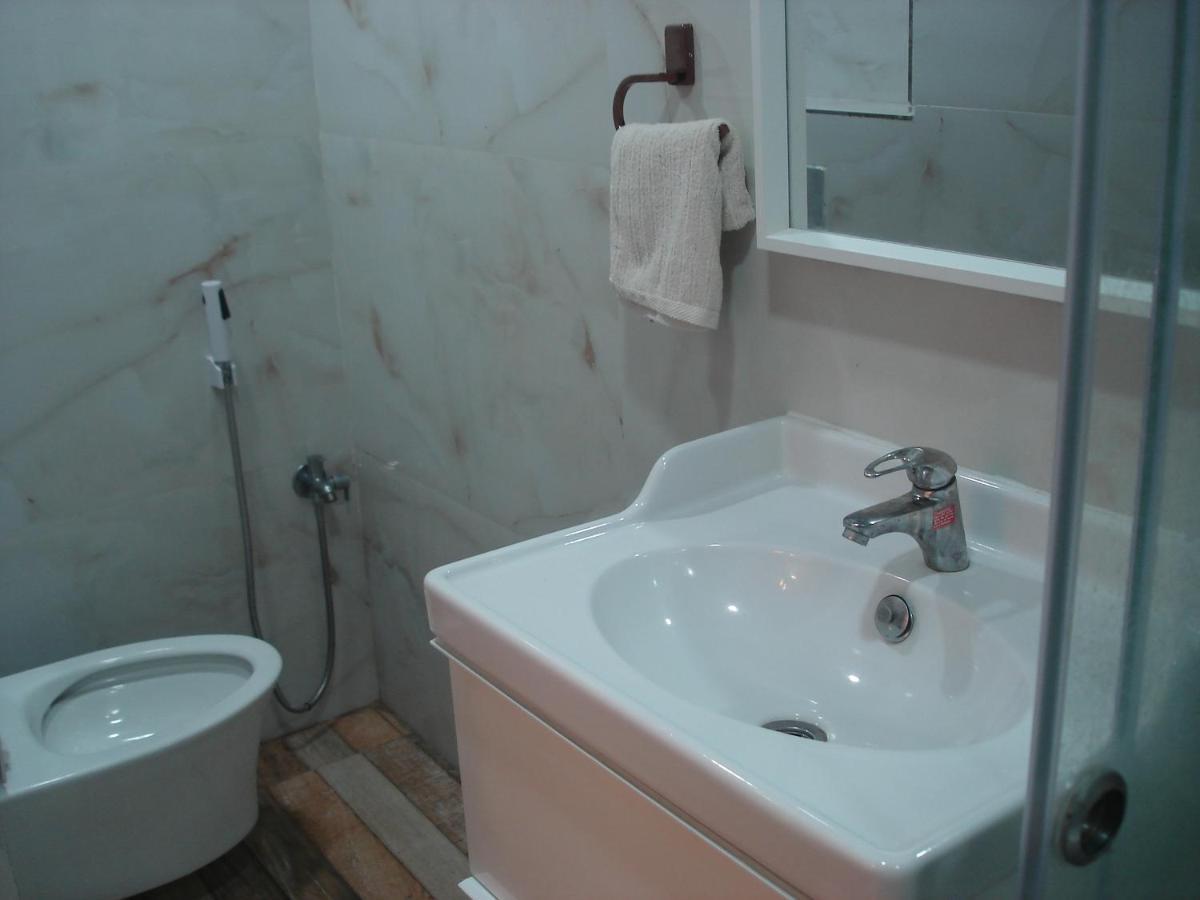 Apartment 1br With Theater, Jacuzzi, Steam Bath *