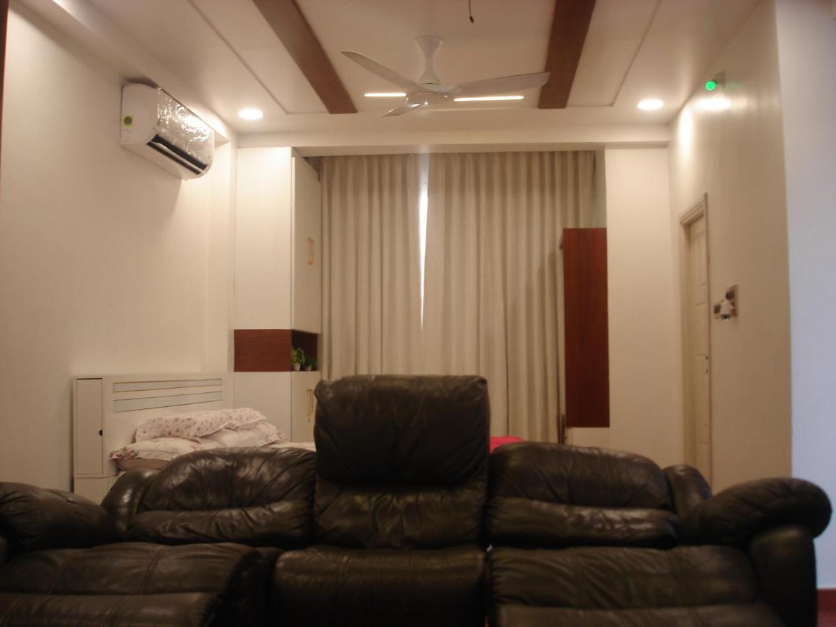 1br With Theater, Jacuzzi, Steam Bath