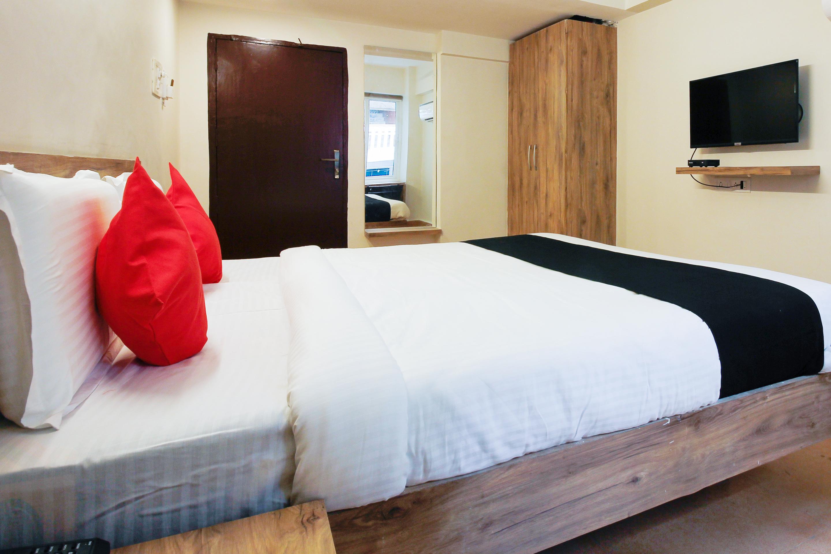 Hotel Royal Derby Suprabhat 3*