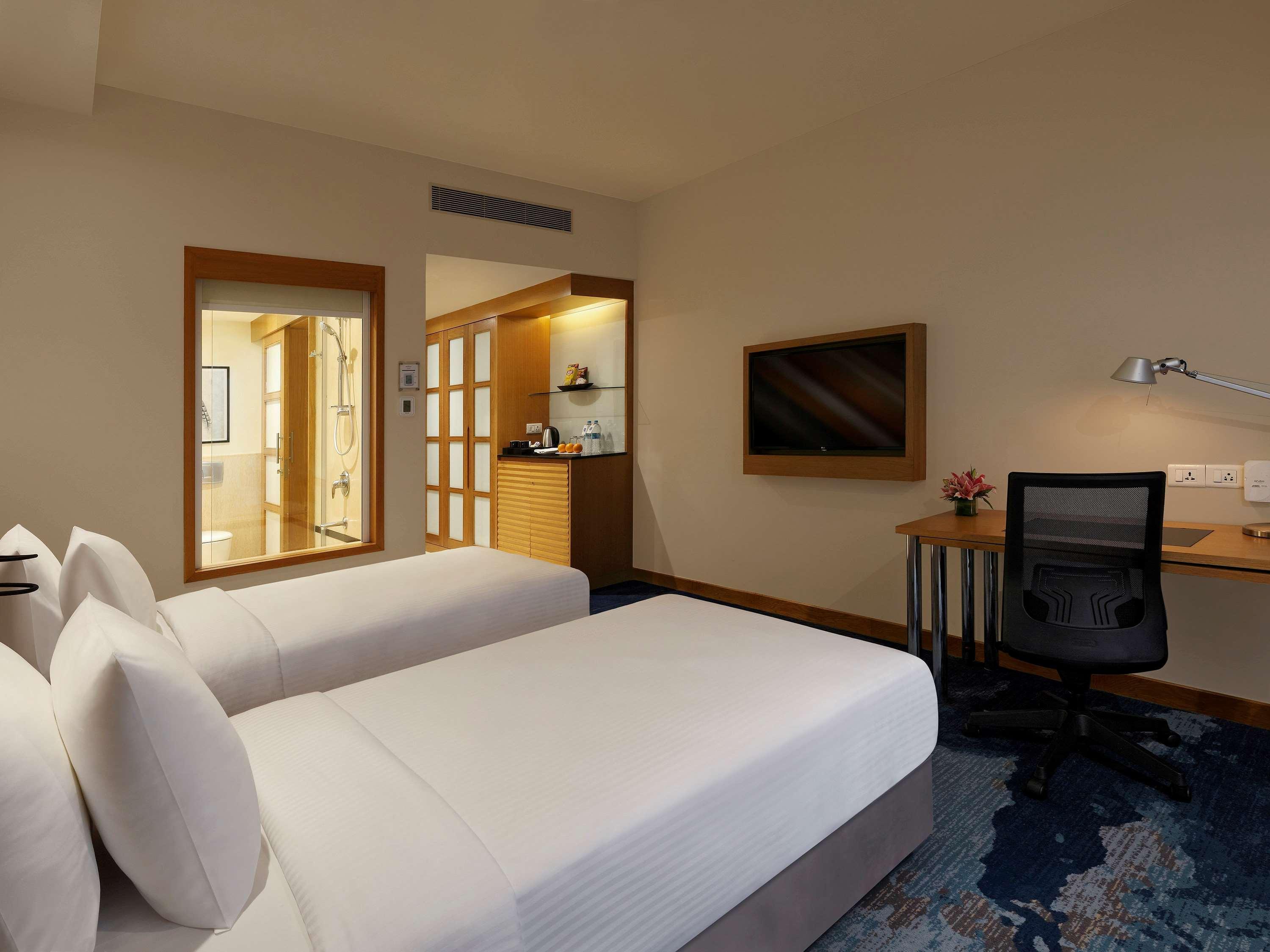 Hotel Novotel Convention Centre 5*