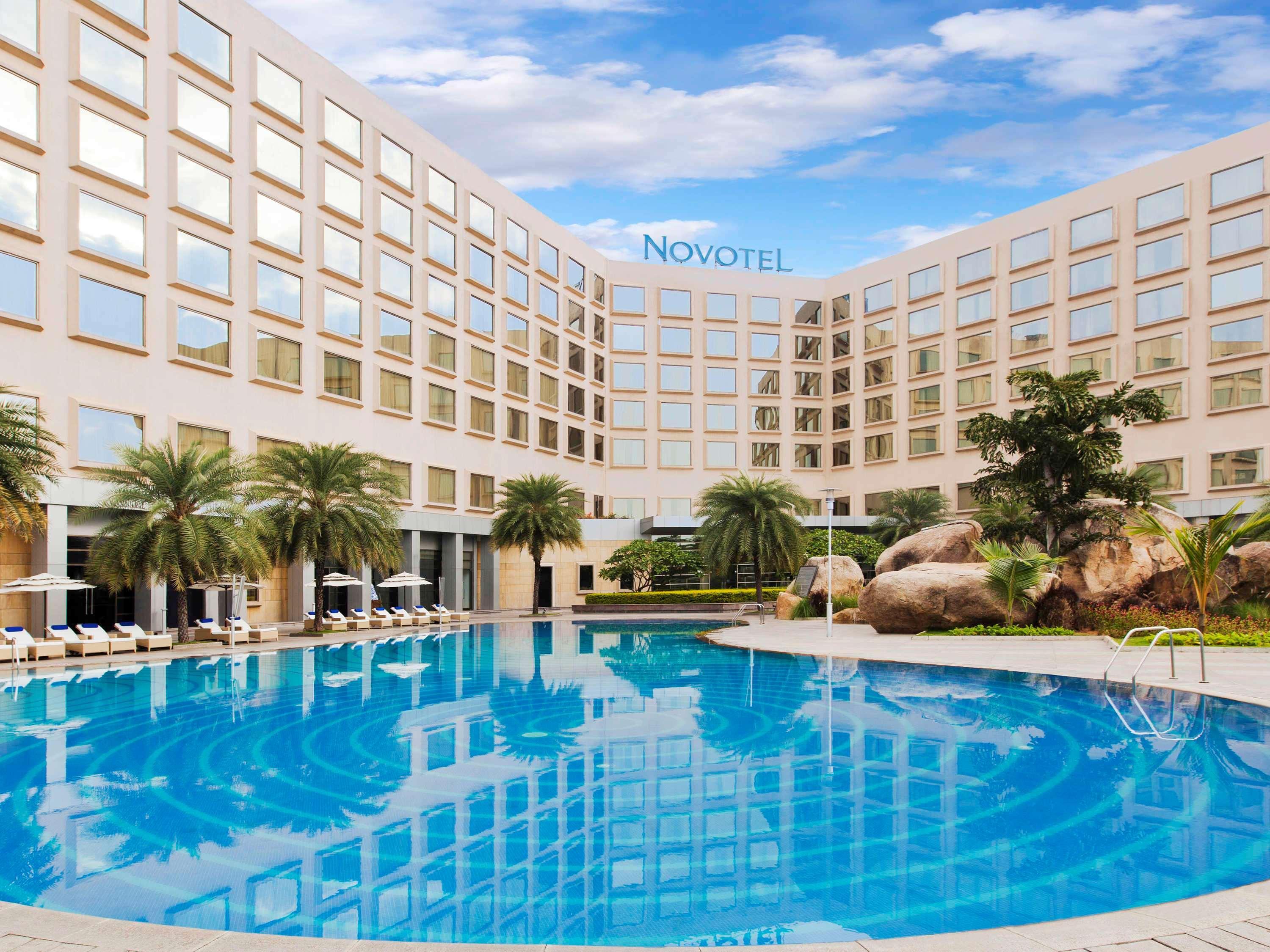 Novotel Convention Centre 5*