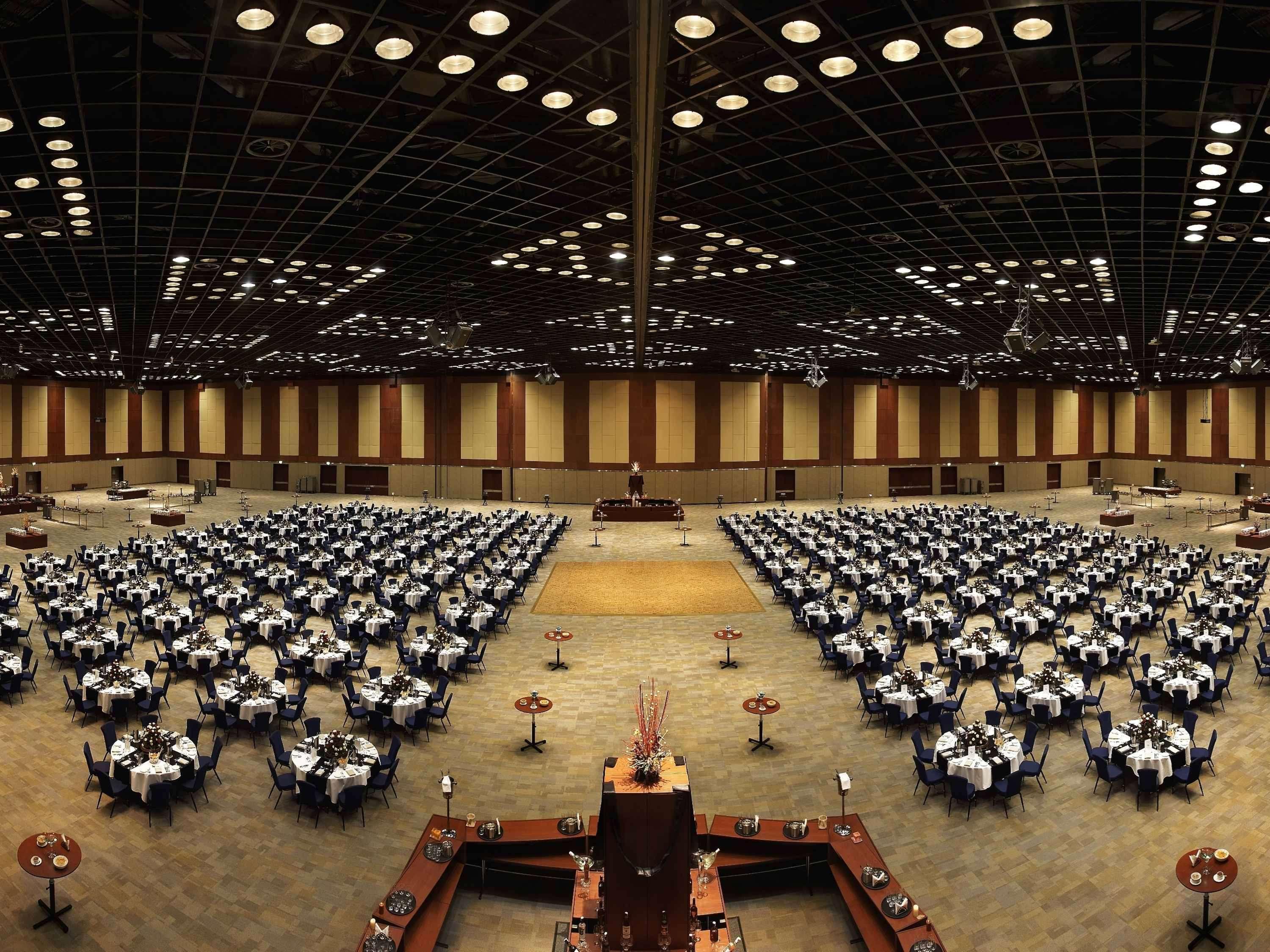 Hotel Novotel Convention Centre 5*