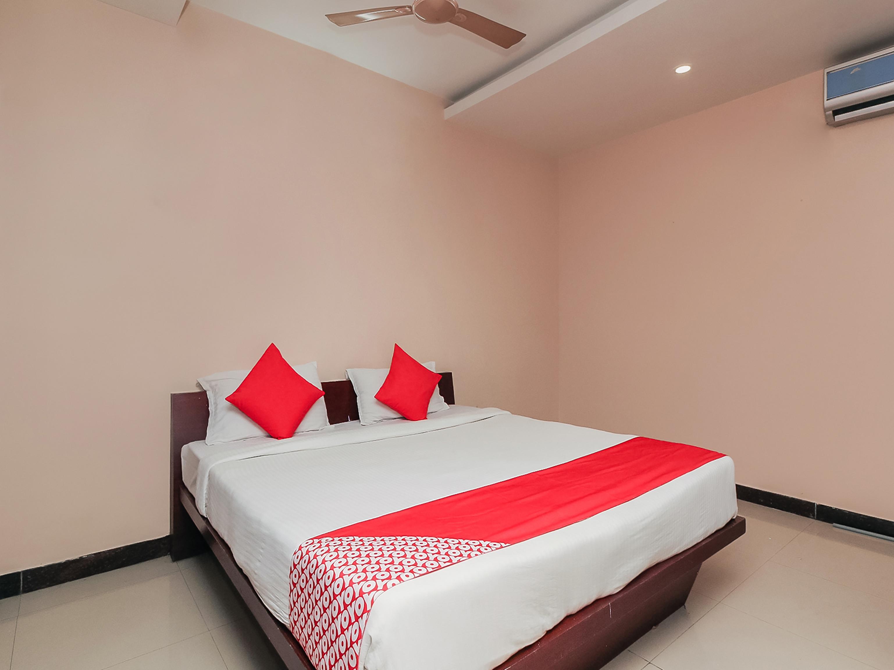 Grand Elite Hotel 3*