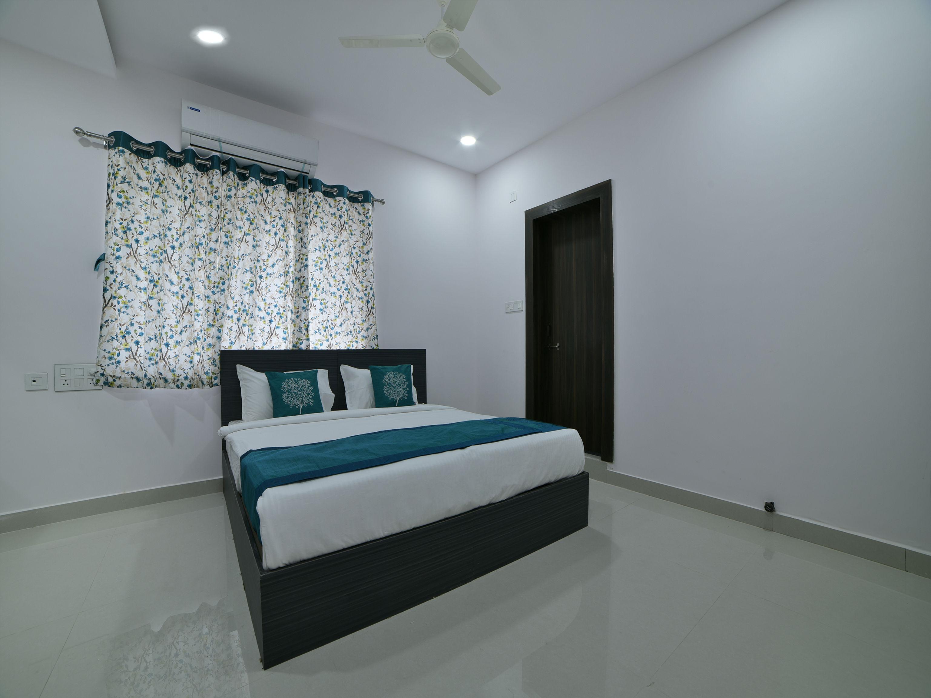 Hotel Oyo 16432 Sri Rama