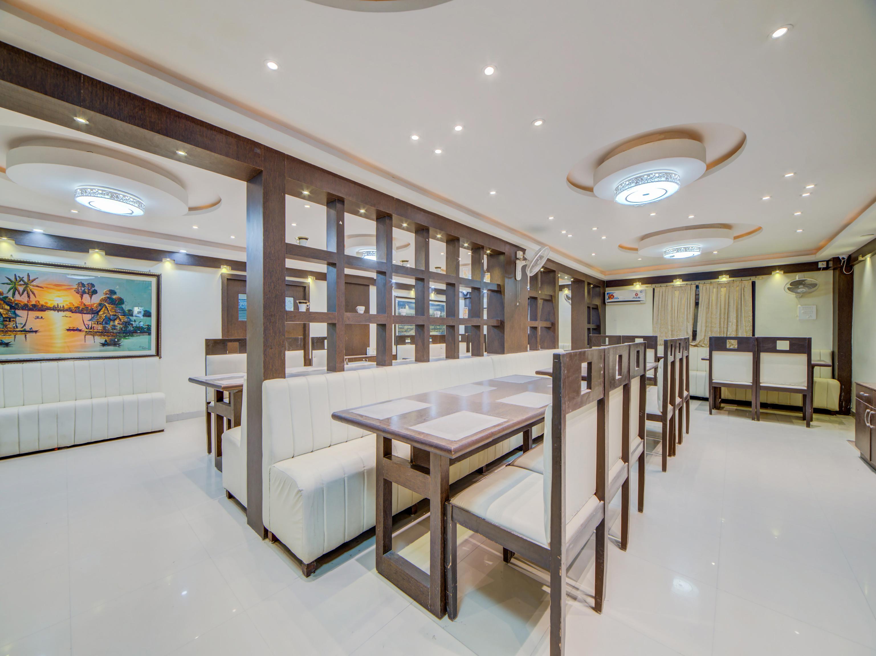 Oyo Flagship 24397 9 Star Hotel Hyderabad