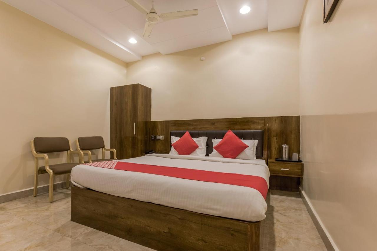 Collection O 5302 Bhadra Grand Hotel