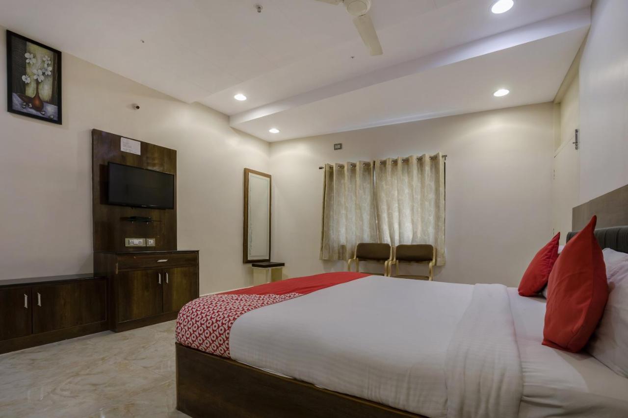 Collection O 5302 Bhadra Grand Hotel