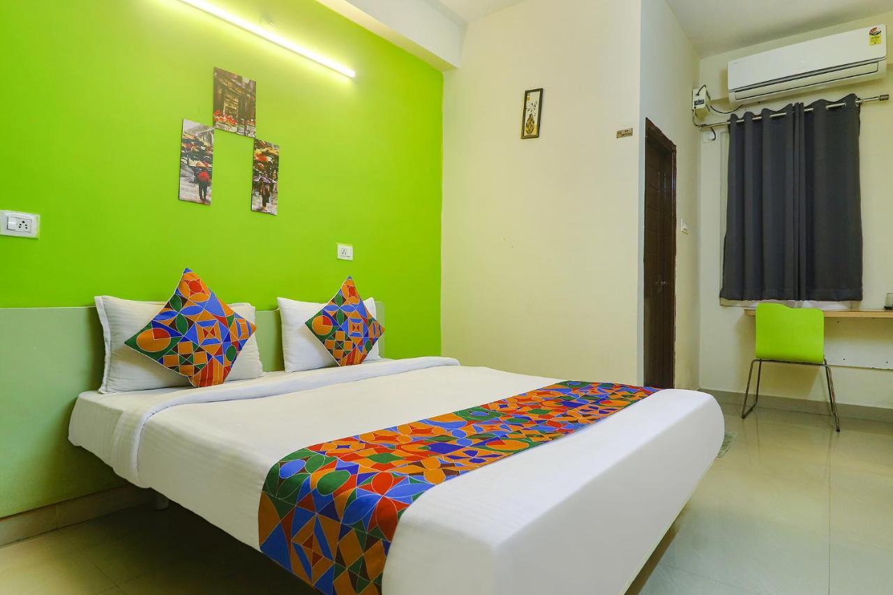 Fabhotel Broholic - 200m From Care Hospitals - Hitech Hotel