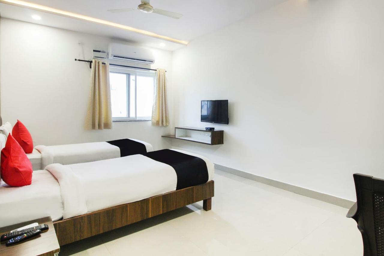 Hotel Capital O 37516 Apple Tree Near Nexus Hyderabad