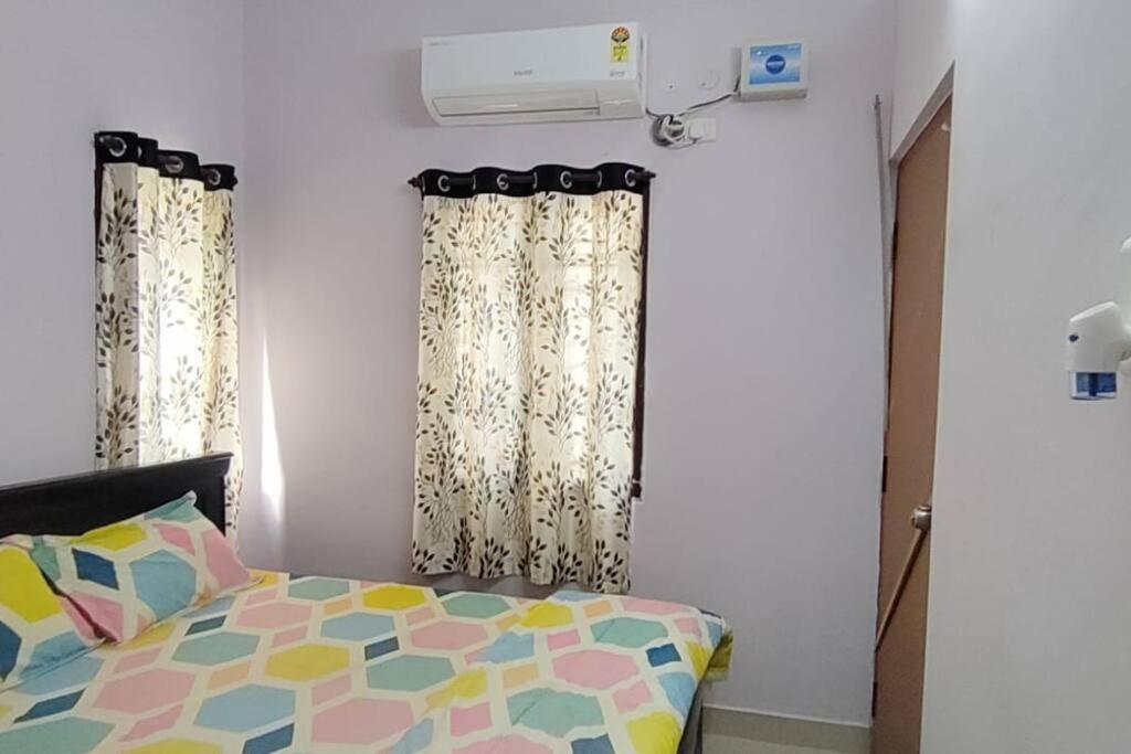 Servostay 2 Bhk In Kphb With Parking *