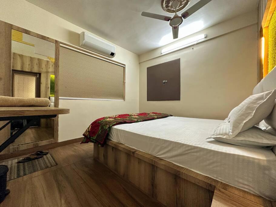 Bms - 2 Bhk Lux Ac Only For Family's Apartment