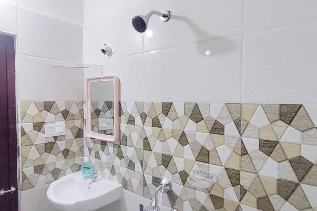 Apartment Servostay 2 Bhk Fully Furnished In Hafeezpet #202 Hyderabad