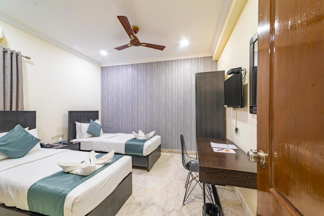 Hotel Athome , Whitefields, Kondapur 3*