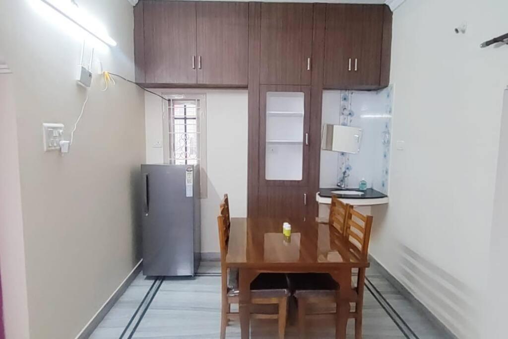 Servostay 2 Bhk Full Furnished In Kukatpally #101 *