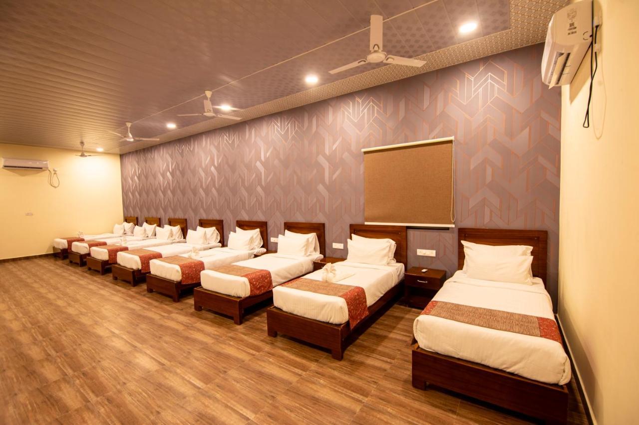 Woodland & Convention Resort *