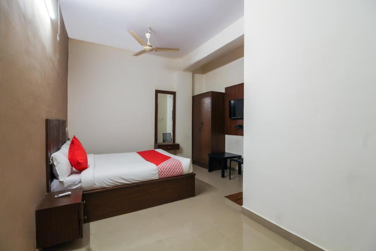 Spot On Gopi Mini Near Erragadda Metro Station 3*
