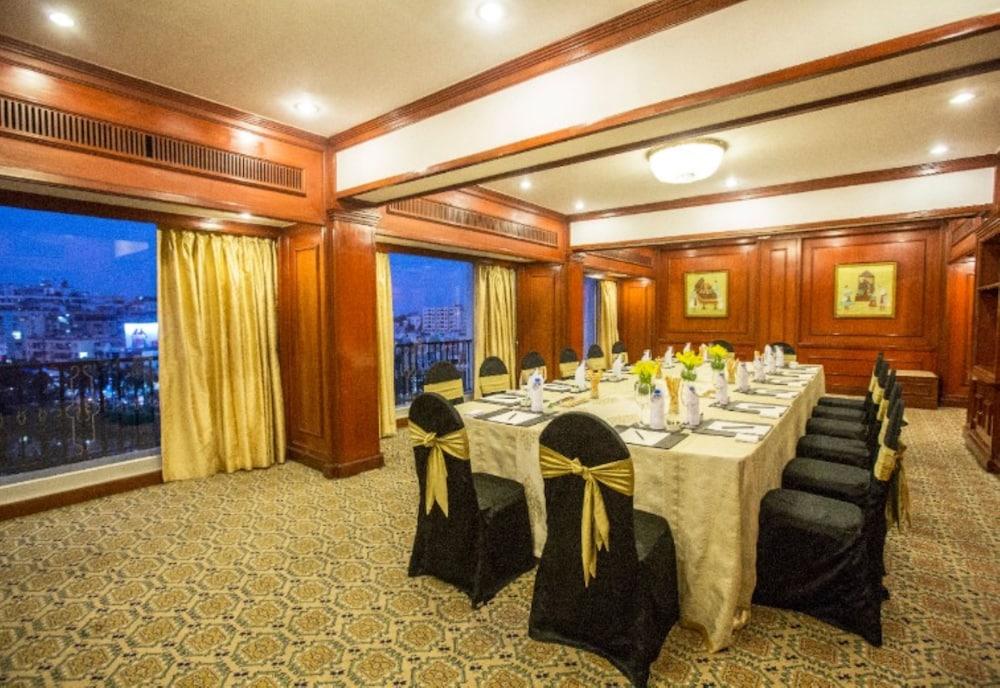 Taj Banjara 5* Hyderabad