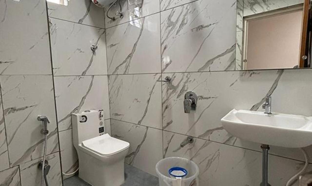 Fabhotel Prime Anika 3*